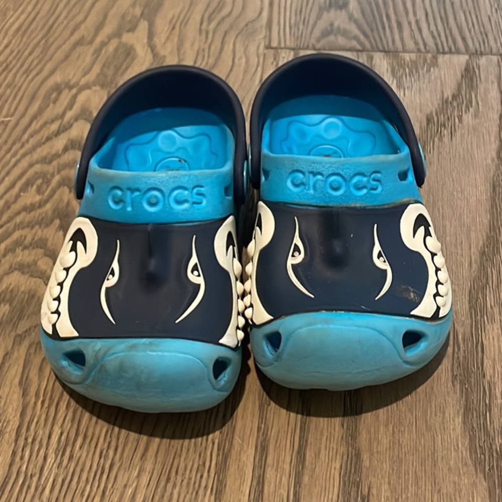 Toddler Crocs size 6-7c